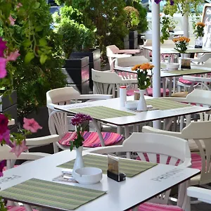 Les Jardins Carol Hotel Boekarest